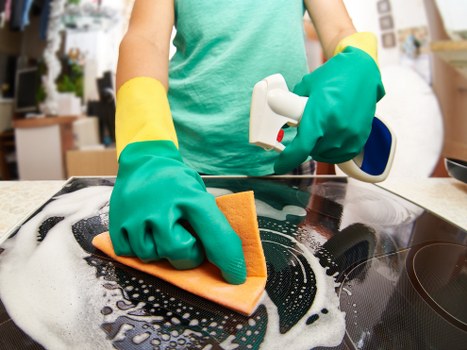 Rug cleaning process with stain treatment and fibre care in KT2